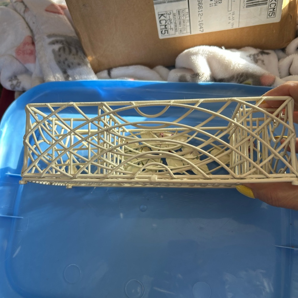 Vintage Square Metal Wire Basket, Ivory Flower Decorated - Picture 5 of 6